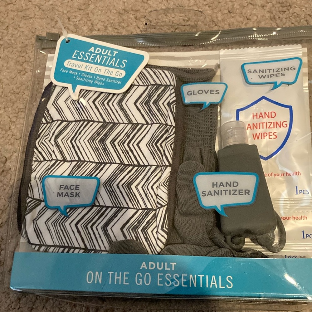 Essentials On The Go Kit - Black and Gray